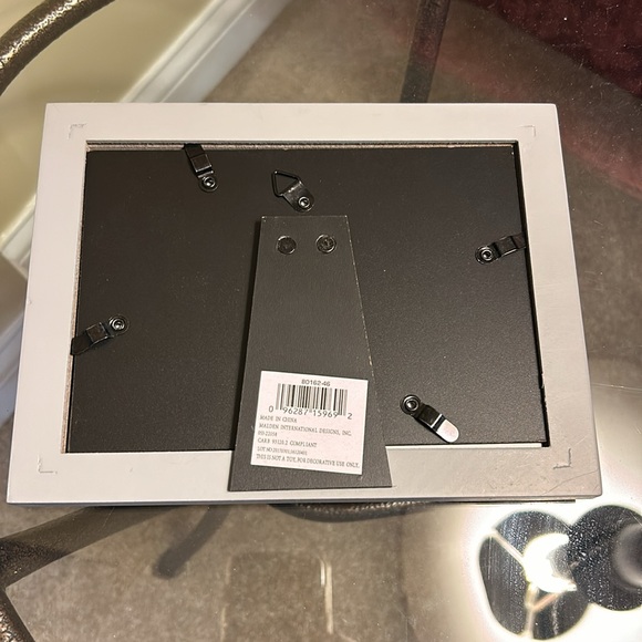 Beautiful picture frame. - Picture 2 of 3